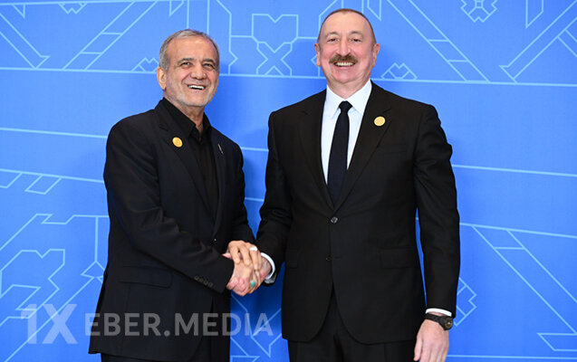 İlham Əliyev Pezeşkiana zəng etdi