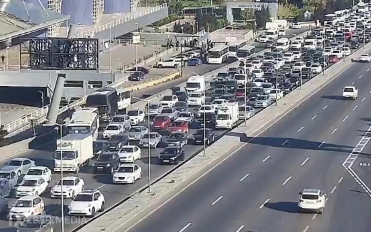 Bakının bu yollarında tıxac var