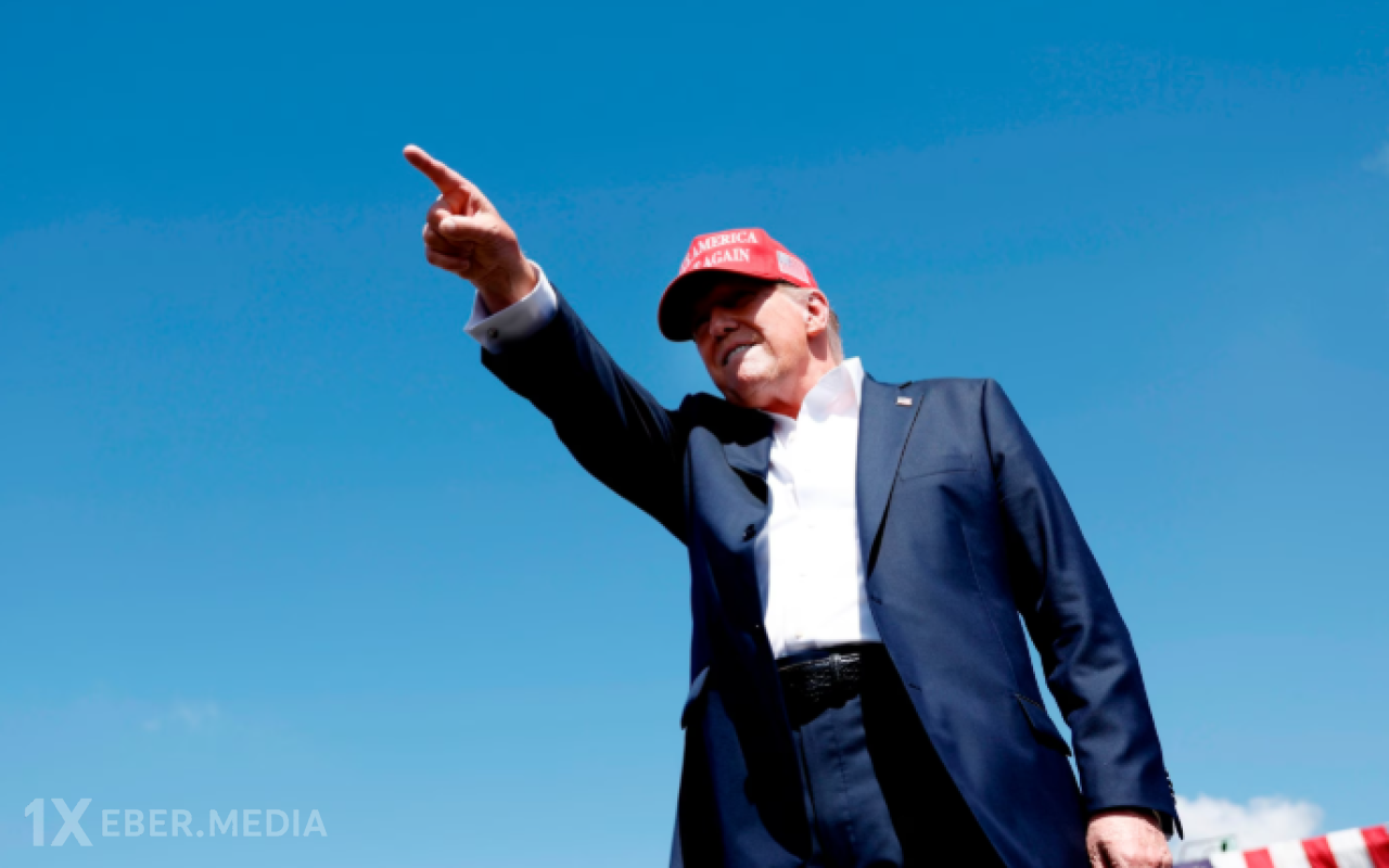 Tramp yenə diqqət mərkəzində - FOTO