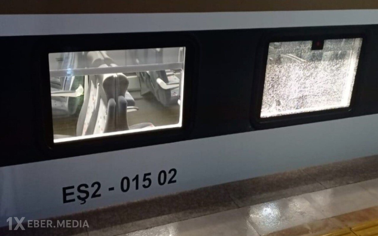 Qatarlara 18 dəfə daş atılıb