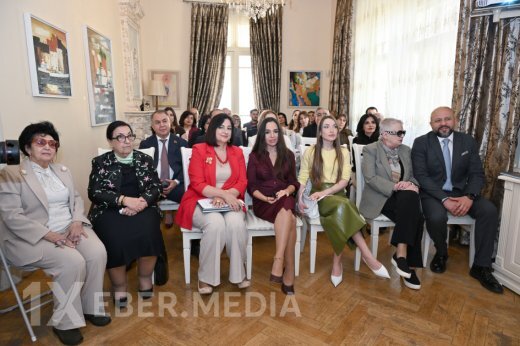 Leyla və Alena Əliyevalar kitab təqdimatında