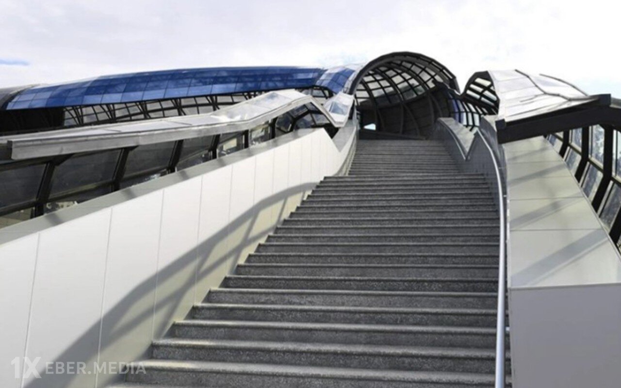 Bakıda bu keçiddəki lift iki aydır işləmir - VİDEO