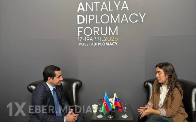 Hikmət Hacıyev Andrea Corao Faria ilə görüşdü