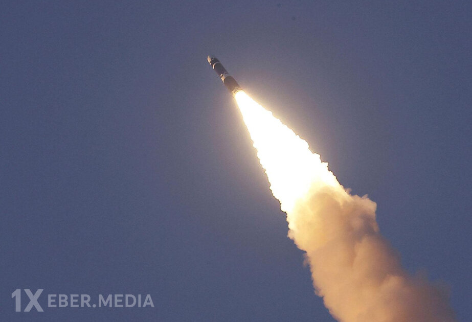 Şimali Koreya lideri taktiki ballistik raketlərin buraxılışını izləyib