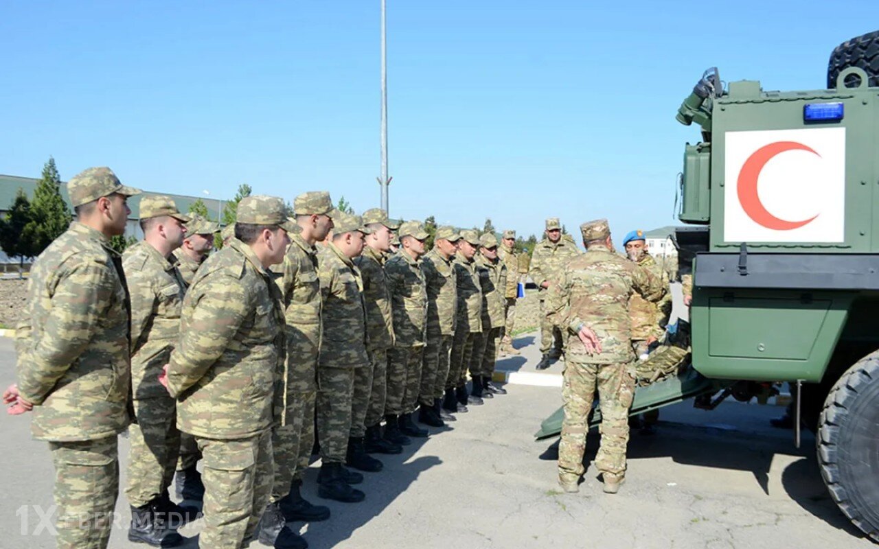 Hərbi vəzifəlilərlə təlim toplanışı başladı - FOTOLAR