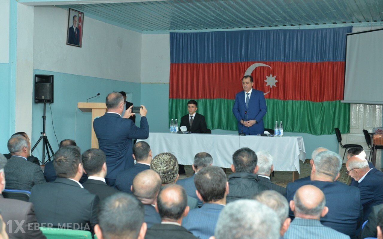 Taleh Qaraşov sakinlərin müraciətlərini dinlədi - FOTOLAR