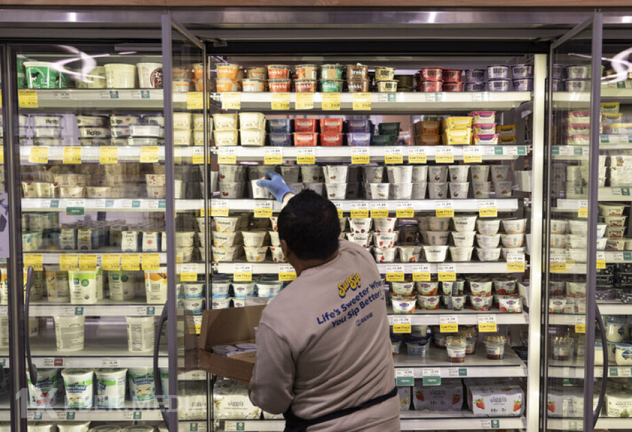 ABŞ-də sorğu: Amerikalıların yarıdan çoxu maddi vəziyyətinin pisləşdiyi qənaətindədir