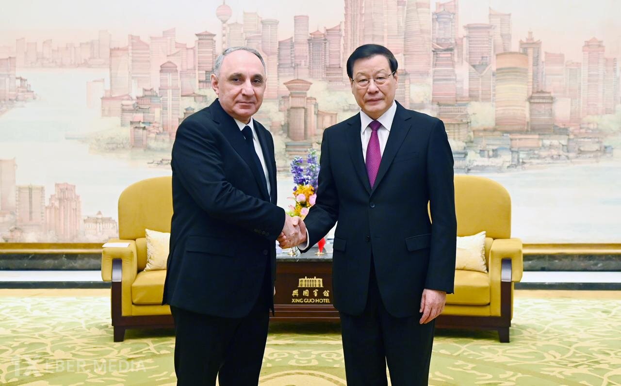 Kamran Əliyev Çindədir