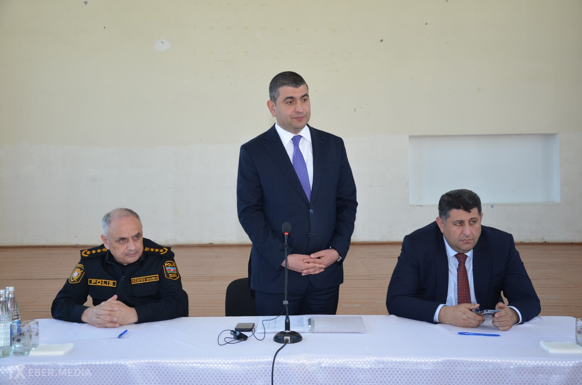 Elşən Həsənli səyyar görüşlər keçirdi