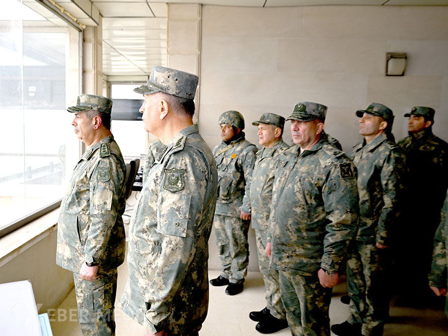 Generallar taktiki təlimin gedişatını yoxladı
