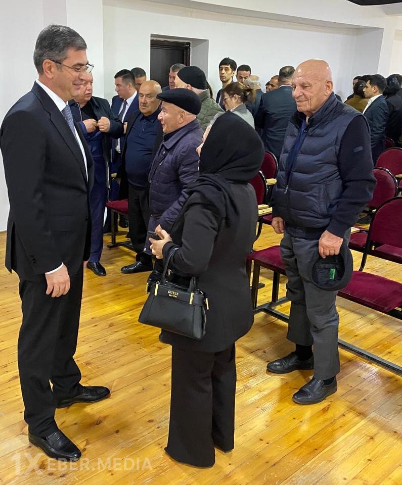 Elşən Salahov Buzovna qəsəbə sakinləri ilə görüşdü