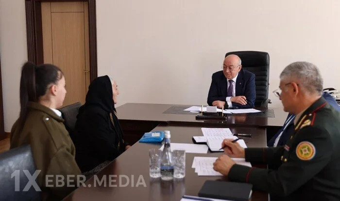 Heydərov Naxçıvan şəhərində vətəndaşları qəbul etdi