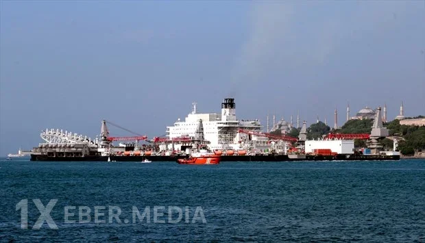 Rusiyadan gələn tanker İstanbul boğazını bağladı