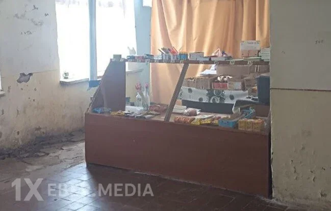 Şagirdlər, görün, necə bufetlərdə qidalanır - Foto