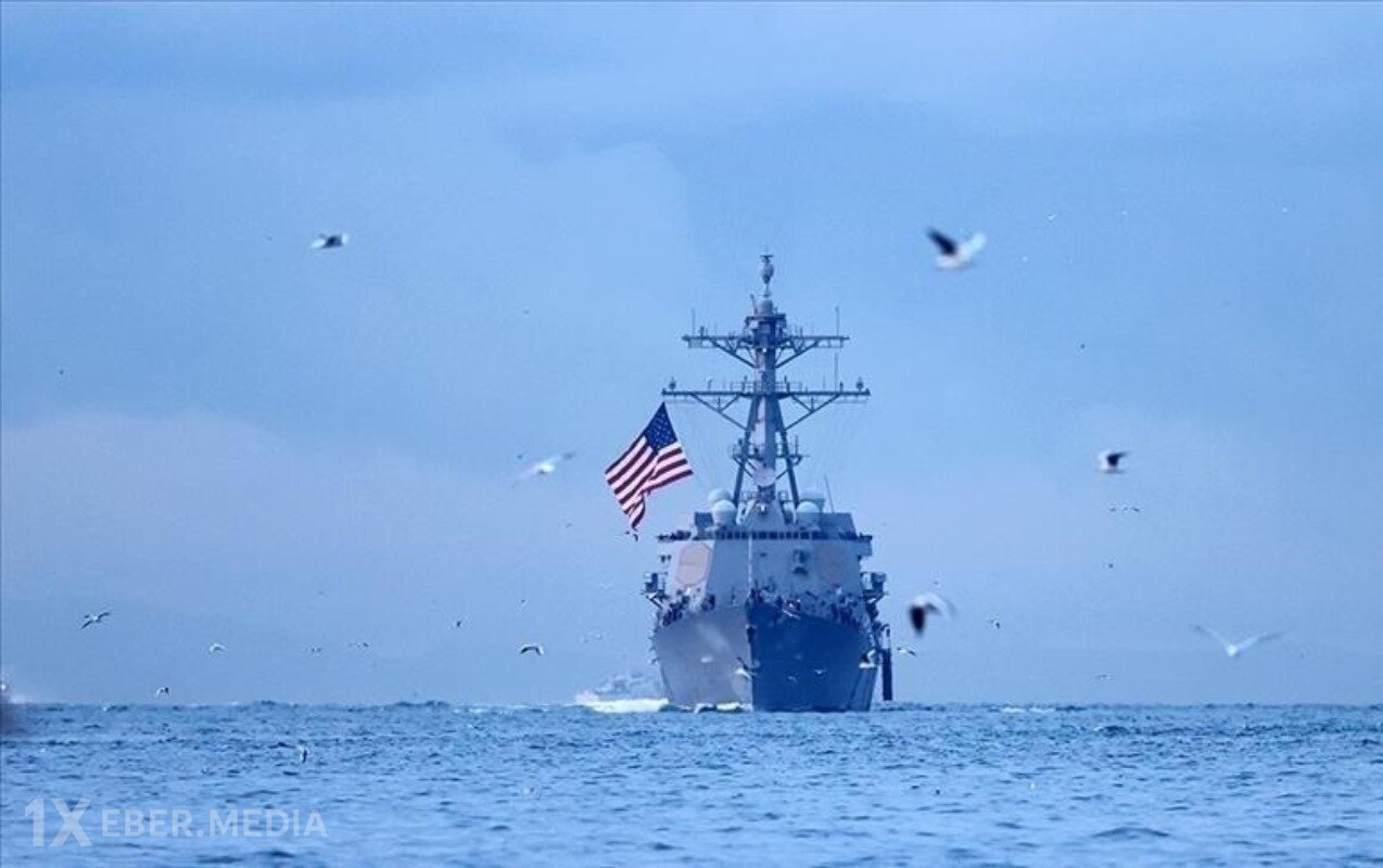 ABŞ Sakit okeanda katerə zərbə endirdi - 2 ölü