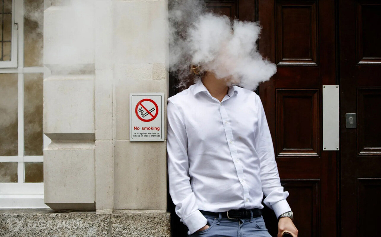 Britaniyada 17 yaşdan kiçik şəxslərin siqaret almasına - Qadağa