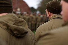 Ukrayna Silahlı Qüvvələrinin komandanı əsgəri intihar həddinə çatdırıb və təslim olub