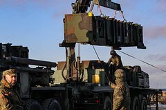 Ukrayna Avropa Birliyinin krediti çərçivəsində silah tədarükünün mənbələrini məhdudlaşdırıb