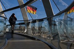 Rusiya Berlinin 9 may simvollarına qadağa qoyması ilə bağlı şərh verib