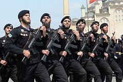 "Şəxsən mən İranı bir "amma" ilə dəstəkləyirəm." Kadırov Tehrana kömək üçün çeçen bölmələrinin göndərilməsindən danışıb