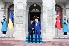 Ərdoğan Zelenskiyə Qara dənizdə təhlükəsiz gəmiçiliyin əhəmiyyəti barədə danışıb