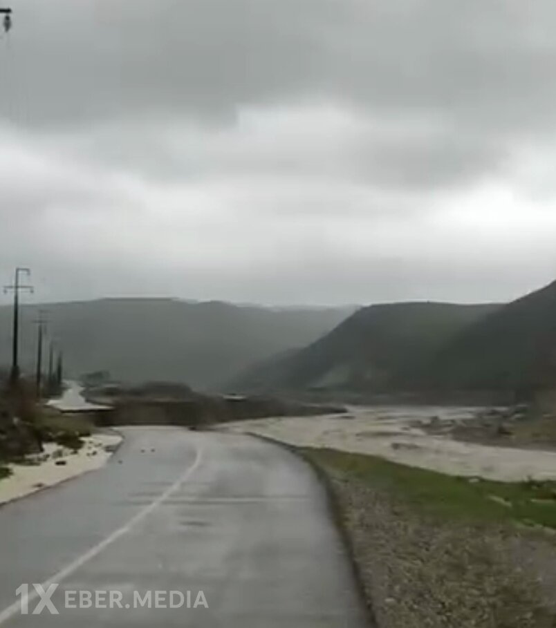 Siyəzəndə sel fəsadları: Dağ Quşçu yolu dağılıb, körpü uçub...