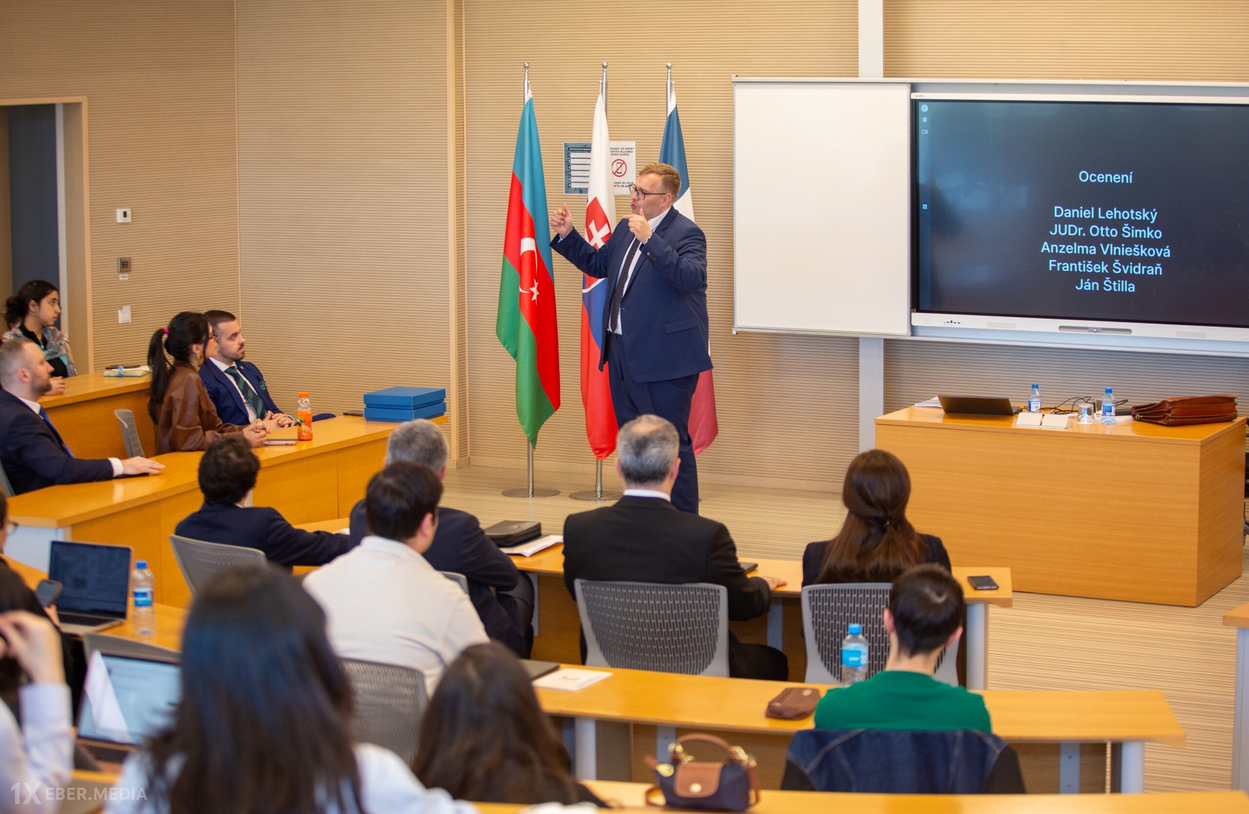Slovakiya Ombudsmanı ADA Universitetində tələbələrlə görüş keçirib