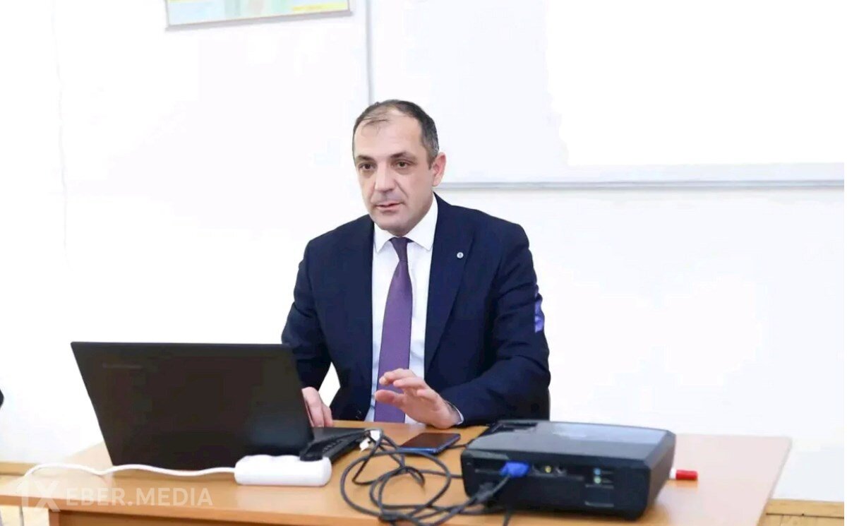 Xaçmaz rayonu üzrə təhsil sektor müdiri vəzifəsindən azad edilib