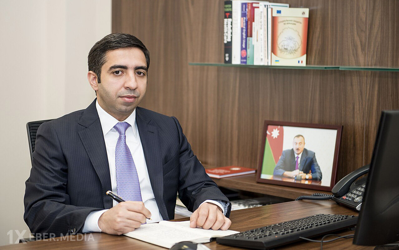 Zaur Əliyev bu dəfə postunu onlarla bölüşür