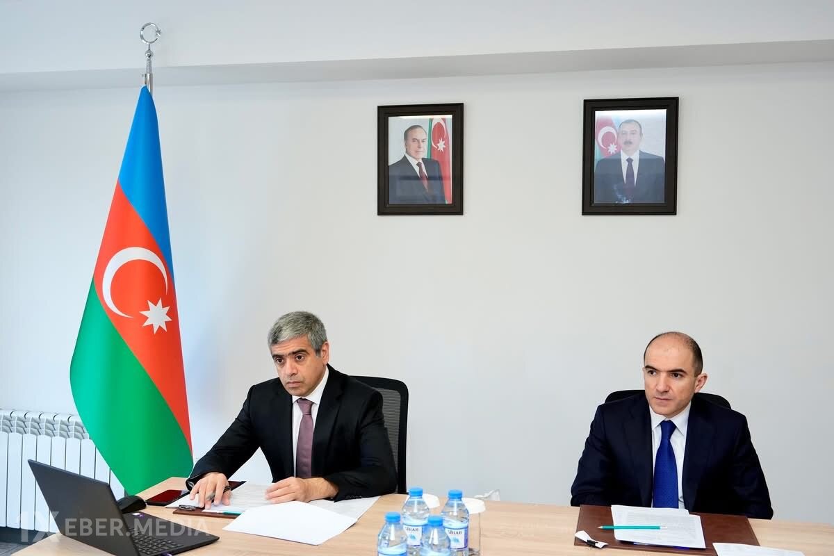 Nazir Xankəndidə vətəndaşları qəbul etdi