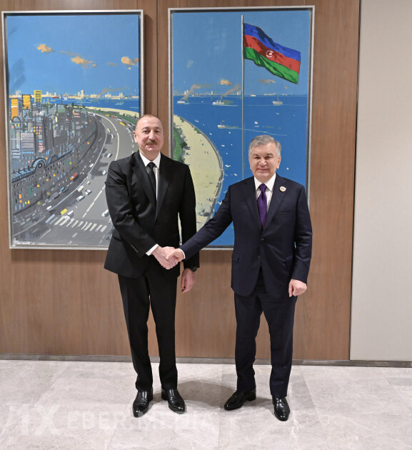 İlham Əliyev Şavkat Mirziyoyevlə görüşdü
