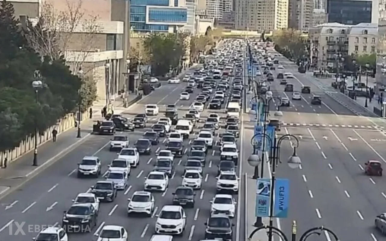 Bakıda bu yollar həftəyə tıxacla başladı