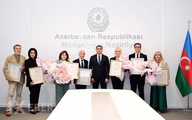 Nazirlikdə bir qrup yubilyar mədəniyyət xadimi ilə görüş keçirildi - FOTOLAR