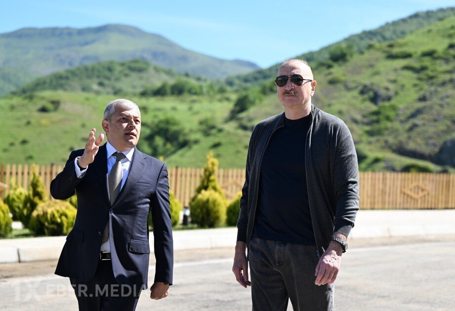 Prezident Şuşanın Böyük Qaladərəsi kəndində görülən işlərlə tanış olub-FOTOLAR