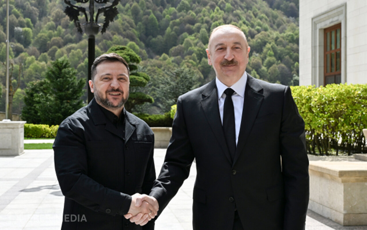 Zelenski Əliyevi təbrik etdi