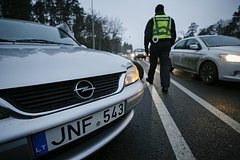 Polis xarici avtomobillə TCC-dən gizlənməyə çalışan şəxsin axtarışına başlayıb