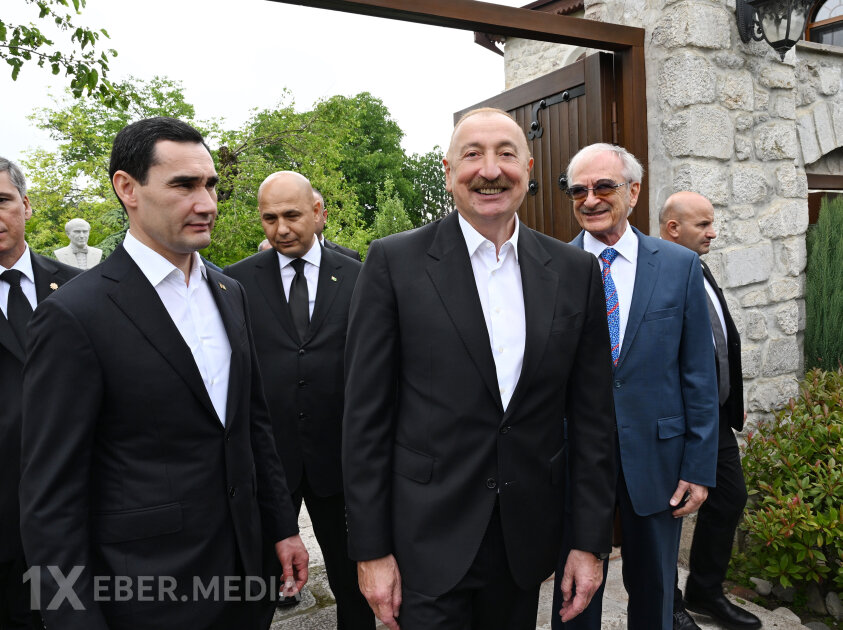 Prezidentləri atasının ev muzeyi ilə tanış etdi
