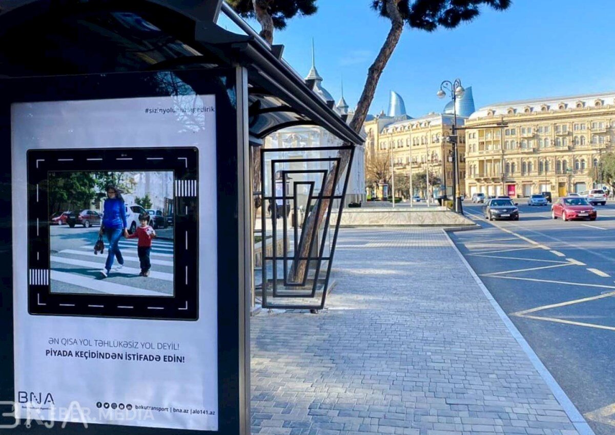 AYNA 419 min manat ödəyib bu dayanacaqları sökdürür
