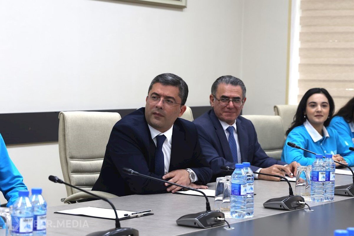 MEDİA - da məzun könüllülər və növbəti proqramın iştirakçıları ilə görüş keçirilib