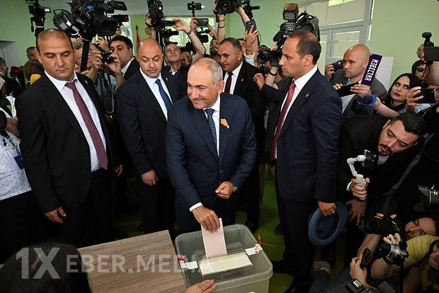 Aİ-nin Paşinyanla bağlı açıqlamasına XİN-dən reaksiya