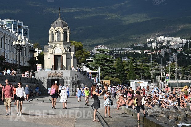 Krımda istirahət edən turist bölgə haqqında danışıb