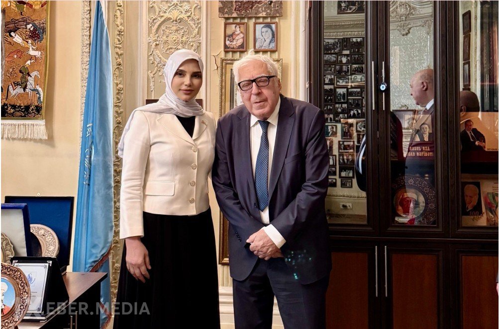 Xuraman Muradova: Sətirlər içində min ömür yatır...