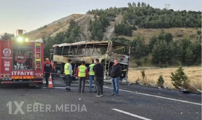 Sərnişin avtobusu dərəyə aşdı: 28 ölü