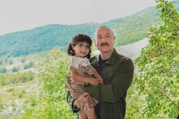 Balaca şuşalıların gözündəki o sevinc... - FOTOLAR