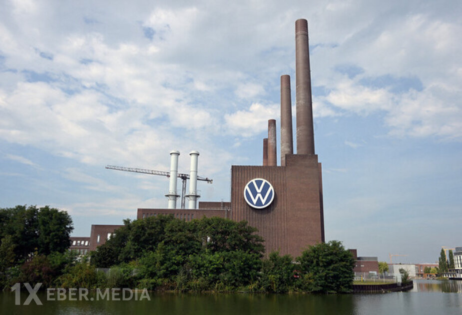 “Volkswagen” xərclərin azaldılması üçün zavodları bağlamayacaq