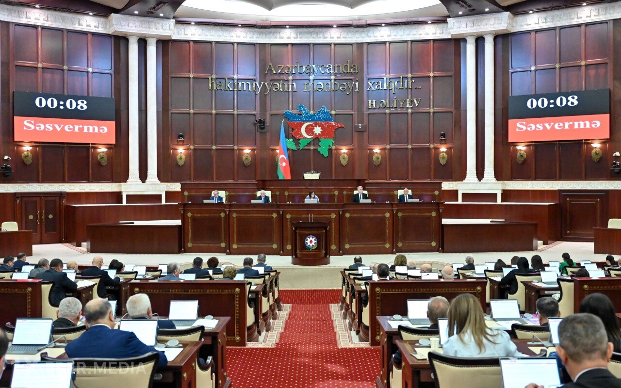 Sabah son iclas olacaq, deputatlar tətilə çıxacaq