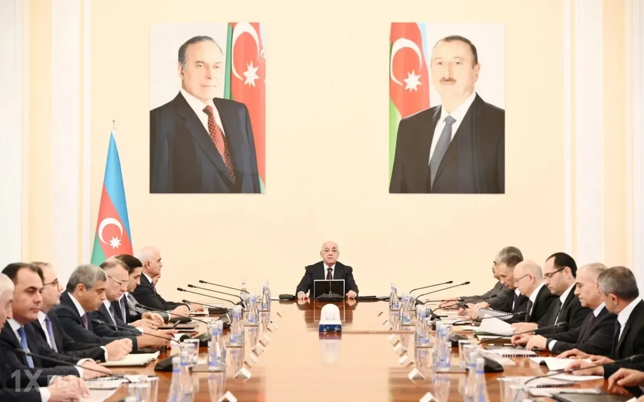 Əli Əsədov iclas keçirdi - FOTOLAR