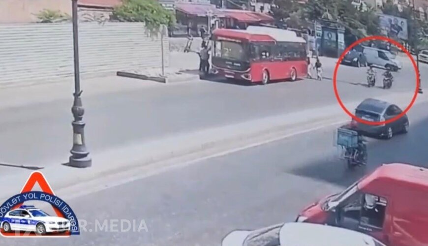 Bakıda iki motosiklet toqquşdu: 22 yaşlı sürücü həlak oldu - VİDEO