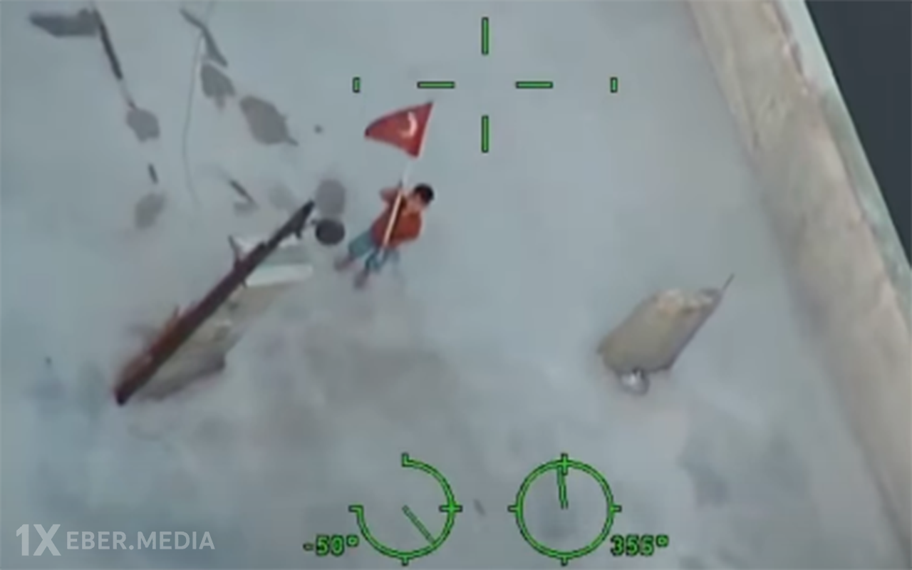 Balacanın dama çıxıb etdiyi hərəkət gündəm oldu - Video