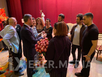 Xəzərin icra başçısı  “Məhv olmuş gündəliklər” pyesi əsasında hazırlanmış tamaşaya baxdı